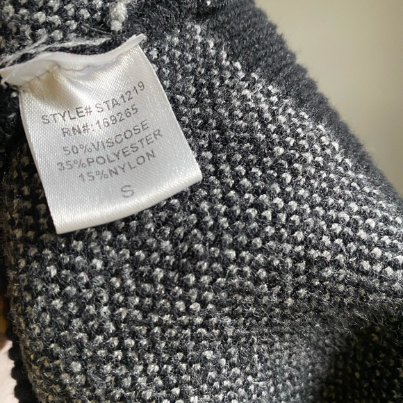 Dinosaur Sweater -Black and White - Picture 3 of 7